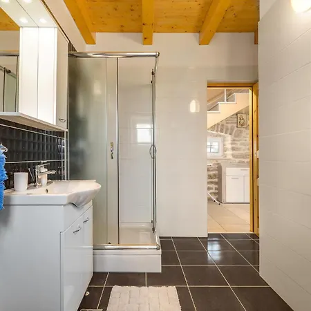 Pet Friendly In With Kitchen Holiday home *