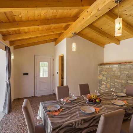 Holiday home Pet Friendly In With Kitchen *