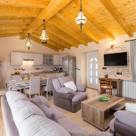 Pet Friendly In With Kitchen * Višnjan